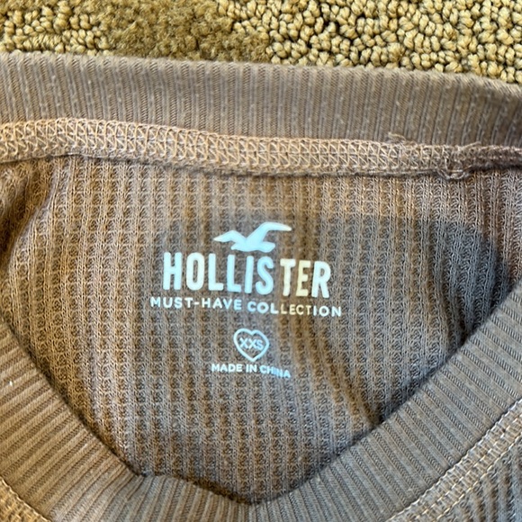 Hollister long sleeve size XXS - Picture 4 of 4